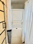 Pet-Friendly Condo in Cape May Historic District - 2 Bedroom with AC and Kitchen
