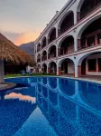 Palacio Del Cobre - مسبح