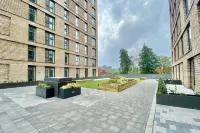 Lakeside - Central Apartment - Free Parking - Cinema Room