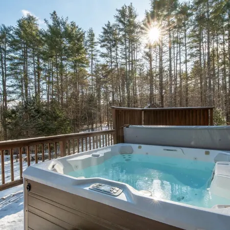 Spacious 5-bedroom chalet with AC and WiFi in charming Chester