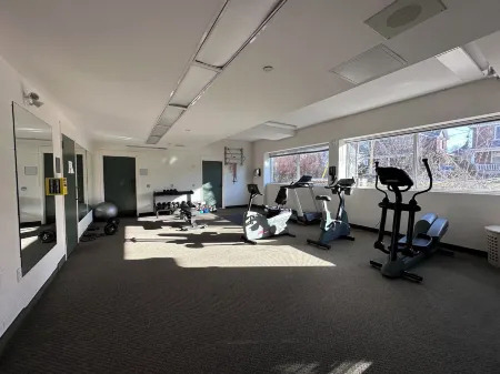 Donald Gordon Hotel and Conference Centre Отели рядом с достопримечательностью «The Isabel Bader Centre for the Performing Arts»