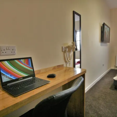 Central Hotel Gloucester by Roomsbooked