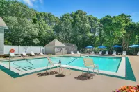 Bright, Coastal Mashpee Condo Near the Commons - Pools