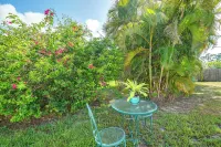 Fort Myers Bungalow - 12 Miles to the Beach!