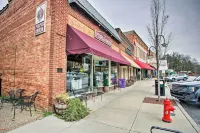 Walk to Main Street Eats Remodeled Saluda Apt - 3 stjerner