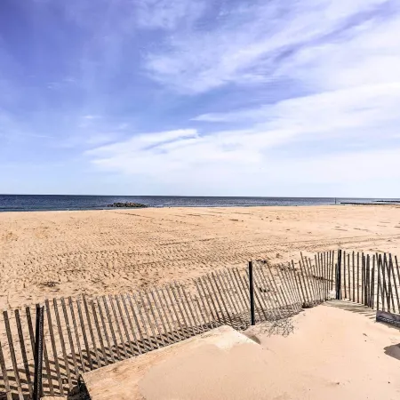 Bright Belmar Cottage < Half Mi to Boardwalk!