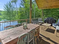 Adirondack Cabin on Private Lake Near Glenfield! Ξενοδοχεία στην πόλη Greig