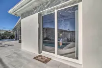 1 Mi to Deerfield Beach: Stylish Studio w/ Pool! - 3-Star