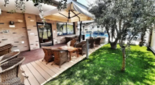 弗拉伊皮尼酒店及健康中心