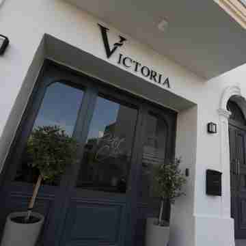 Victoria by Petit Chic Hotel Exterior