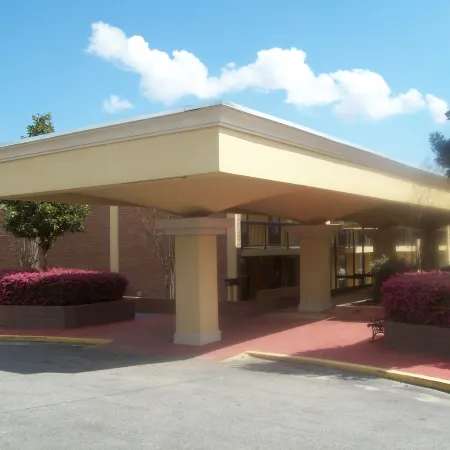 Quality Inn & Suites Conference Center Statesboro Historic District