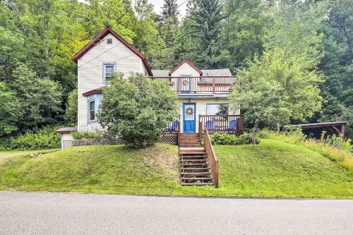 Pet-Friendly Saranac Lake Retreat w/ Deck & Yard - واي فاي