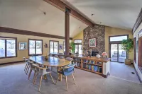 Unique Mountain Escape w/ 2 Decks < 2 Mi to Skiing - Wi-Fi