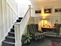 Douglas Guest House - Bed and breakfasts