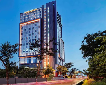 Mövenpick Surabaya City Hotels in Wonocolo