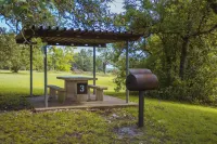 Whisper Hollow: Spa, Game Room