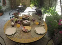 Maison Carles Bnb Hotel di La Colle-sur-Loup