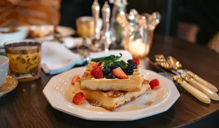 The Scotsman Hotel Отели рядом с достопримечательностью «The Gardens at Pillar and Post»