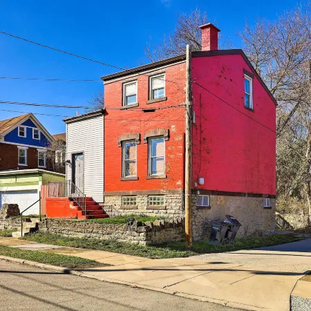 Cincinnati Vacation Rental 6 Mi to Downtown!
