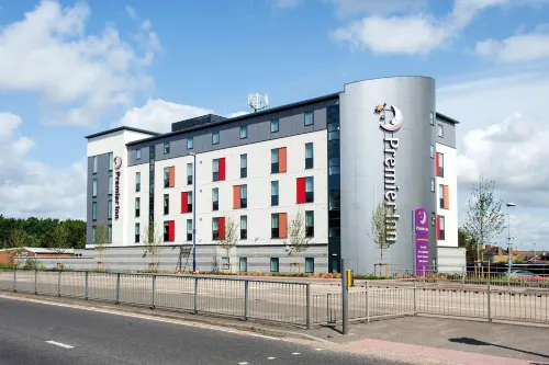 Premier Inn Chatham/Gillingham (Vic Pier) - parking