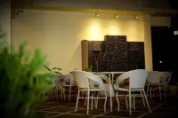 Hotel Garnet Hotels in Chepena-Kubua