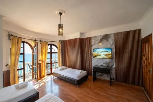 蒙特克里斯托飯店 帶屋頂泳池