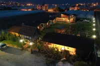 EM-BA Butik Bungalov Hotels in Sahilkent