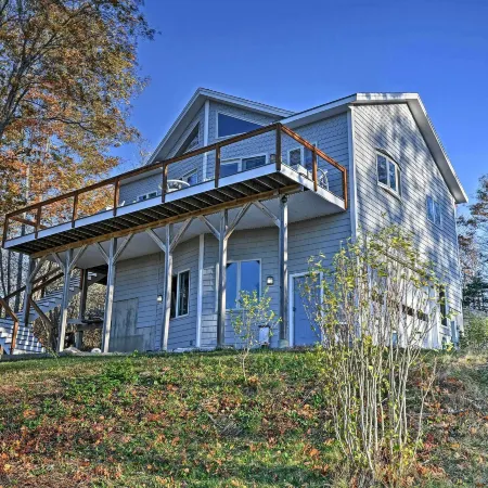 2Br Coastal Gem! Breathtaking Ocean/Mountain View