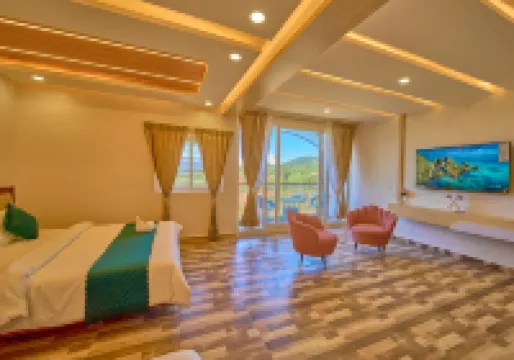 Vihani's Western Clouds by VOYE HOMES