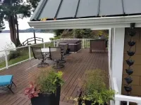 Five Peaks Cottage Beach HotTub Kayaks Treehouse