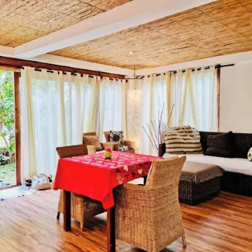 Charming Studio with Kitchen and Air Con – 4 Min Walk to Beach