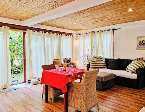 Charming Studio with Kitchen and Air Con – 4 Min Walk to Beach Hotels in Caticlan