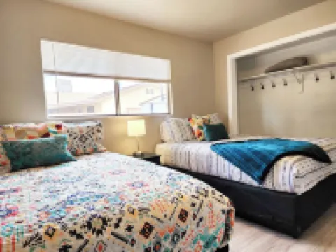 Atrium Zen House @ Lake Powell+ Lots of Boat Parking + Pet Friendly + Sleeps 10