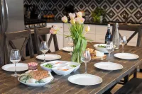 Shelly by Avantstay Steps to the Beach Deck w/ Ocean Views 5bdr