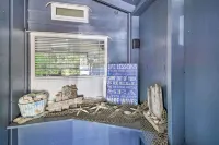 Coastal Pnw Gem w/ Hot Tub - Walk to Beach! - Wifi