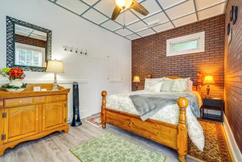 Quaint Mt Vernon Cottage Near Historic Dtwn! - parking