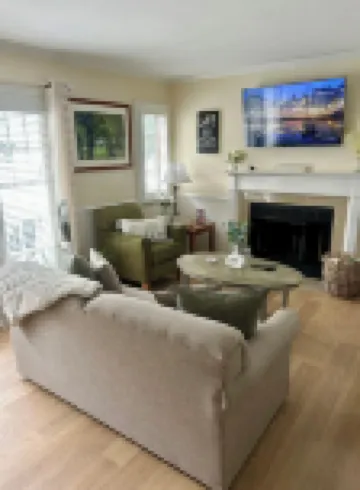 Peaceful Oasis Steps from Mohegan Sun