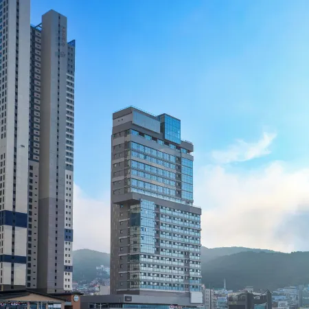 Busan Hotel Grazie Отели рядом с достопримечательностью «Храм Посонса»