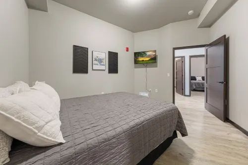 Charming 2-bedroom/2 bath apartment with spa & fitness room amenities in Mankato