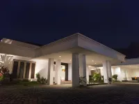 Hotel GM253 Hotel dekat Rumah & Toko Satu Melati : Jl. Sentot Prawirodirjo No.3 Talangsari-Jember