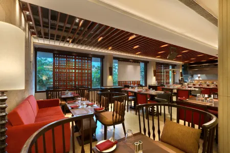 The Mirador Andheri East Отели рядом с достопримечательностью «Intellect Design Arena Ltd»