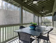 Leipers Retreat Secluded 3 Bdr Craftsman Home