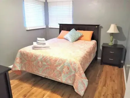 Quiet 3BR spot between downtown AND the mountains