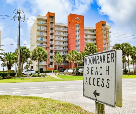 Sandshells Retreat Walk to Beach. Great Area! Отели рядом с достопримечательностью «W Beach Blvd»
