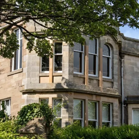 The Royal Tay Apartment - Stained Glass and River Views