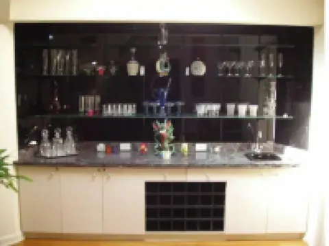 A Spacious Treetops Reunion/ Retreat/Event Venue! Sleeps 10-12. Seasonal Pool!