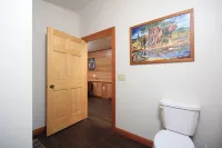 Quaint Lakeview Cabin