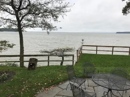 Nancy’s Touch, A Waterfront Paradise!