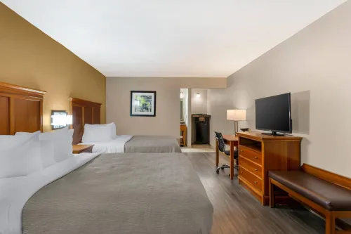 Quality Inn Hotels in Lumberton