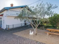 Large Rental House. Adriatic Seaside Hotels in Turanj